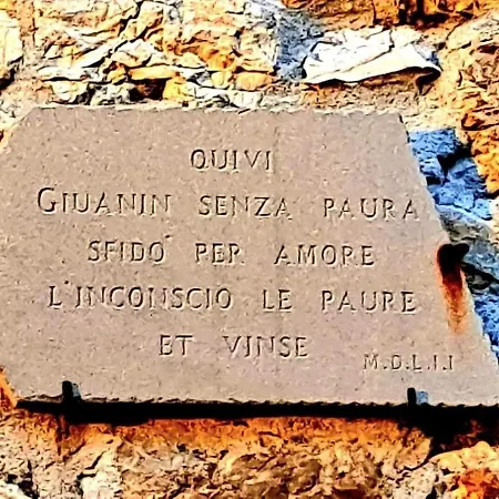 Un Piccolo Castello Medioevale Vicino 5 Terre * Giucano