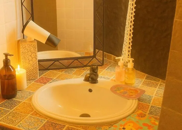 Un Piccolo Castello Medioevale Vicino 5 Terre * Giucano